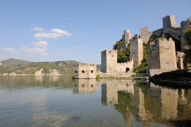 DANUBE VALLEY Golubac Fortress, Danube
